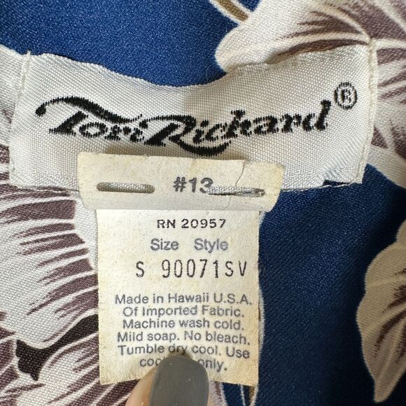 Tori Richard Vintage 1970s Navy Blue Floral Satin Hawaiian Shirt Men's Small - Picture 5 of 5